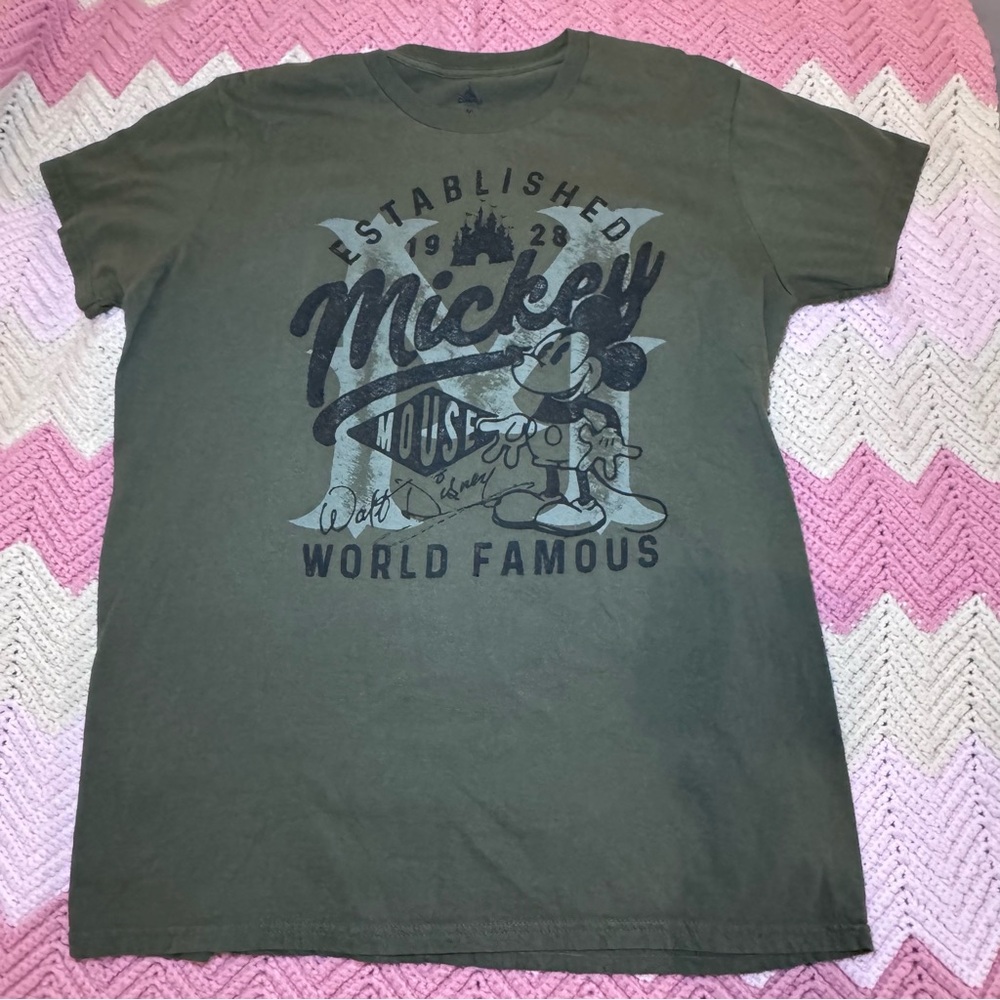 Disney Men's/Women’s Green Mickey Mouse T-Shirt size: xl